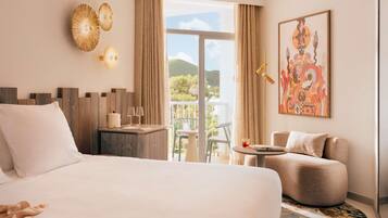 Premium bedding, minibar, in-room safe, desk