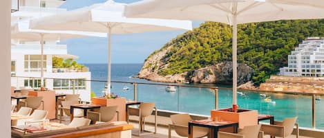 4 restaurants servant le dîner