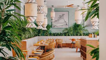 4 restaurants, serveren diner, Mexicaanse gerechten