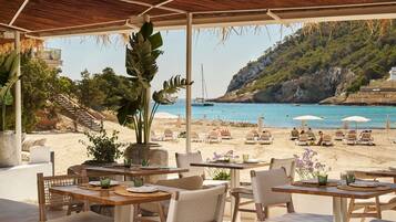 4 restaurants, dinner served, Mexican cuisine