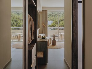 All Access Sea View | Premium bedding, minibar, in-room safe, desk