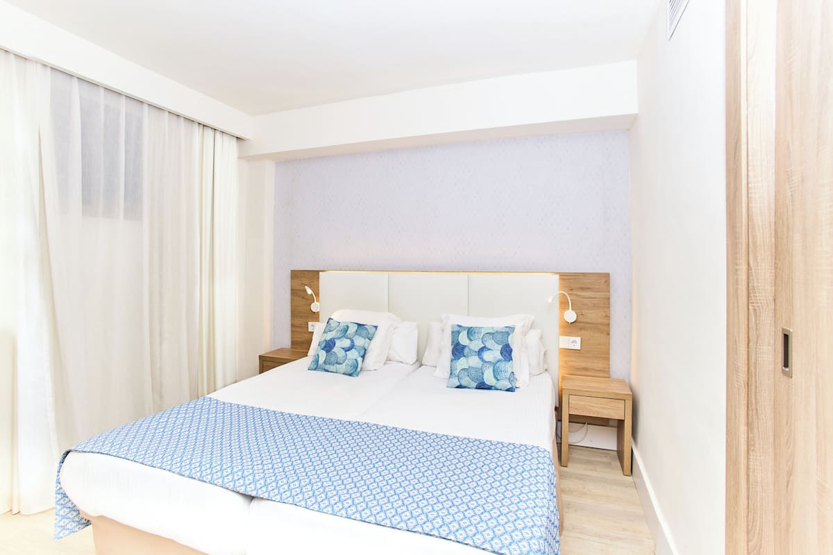 1 bedroom, minibar, in-room safe, desk
