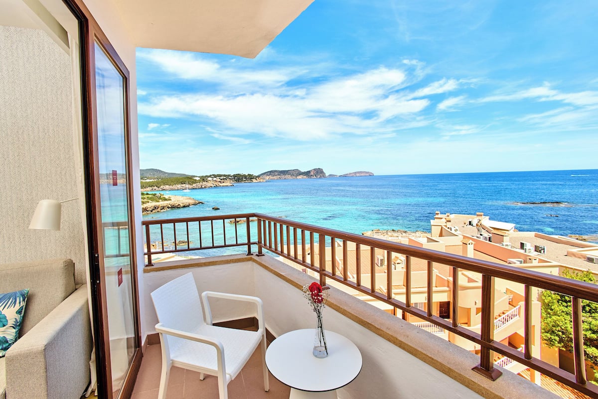 Beach/ocean view