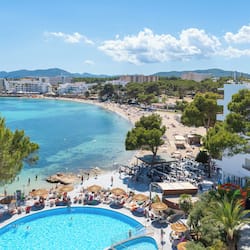 3 outdoor pools, pool umbrellas, pool loungers