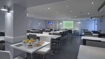 Morgenmadsbuffet hver dag (13.90 EUR pr. person)