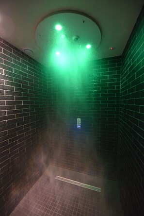 Un sauna, baño turco