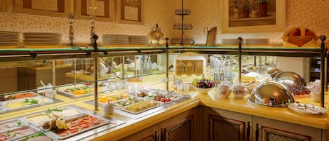 Daily buffet breakfast (EUR 17 per person)