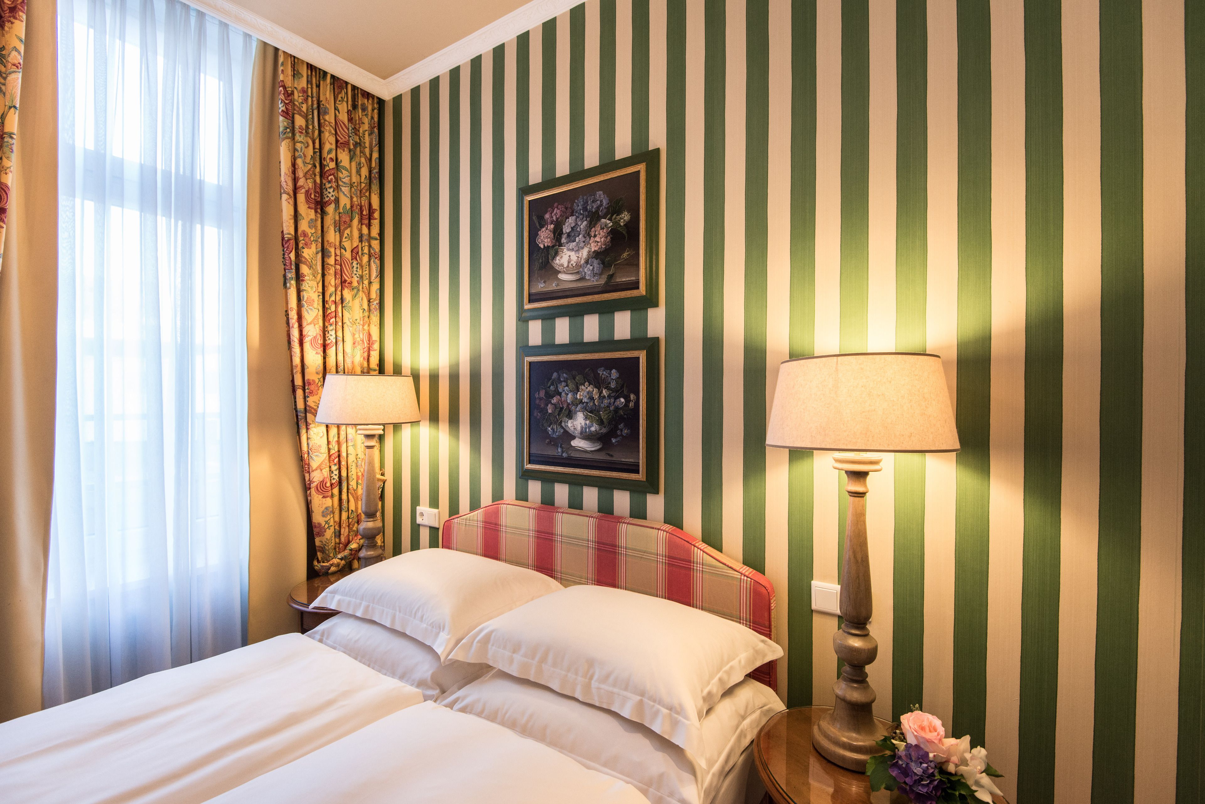 double room | hypo-allergenic bedding, minibar, in-room safe, individually decorated