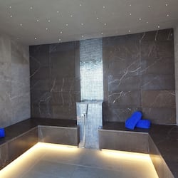 Couples treatment room(s), sauna, hot tub, steam room