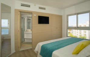 Junior Suite, Balcony | Minibar, desk, soundproofing, free WiFi - Hotel JS Palma Stay - Adults Only (Palma de Mallorca)