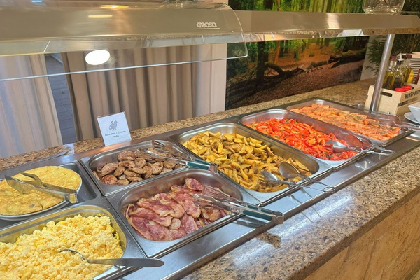 Daily buffet breakfast for a fee