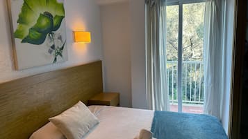 Single Room, Balcony (Free Beach Shuttle) | Desk, blackout drapes, free WiFi, bed sheets