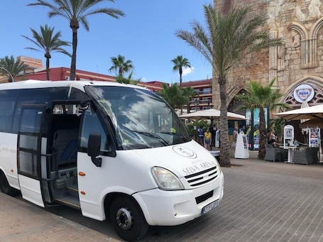 City shuttle. Hotel Selva Arenal