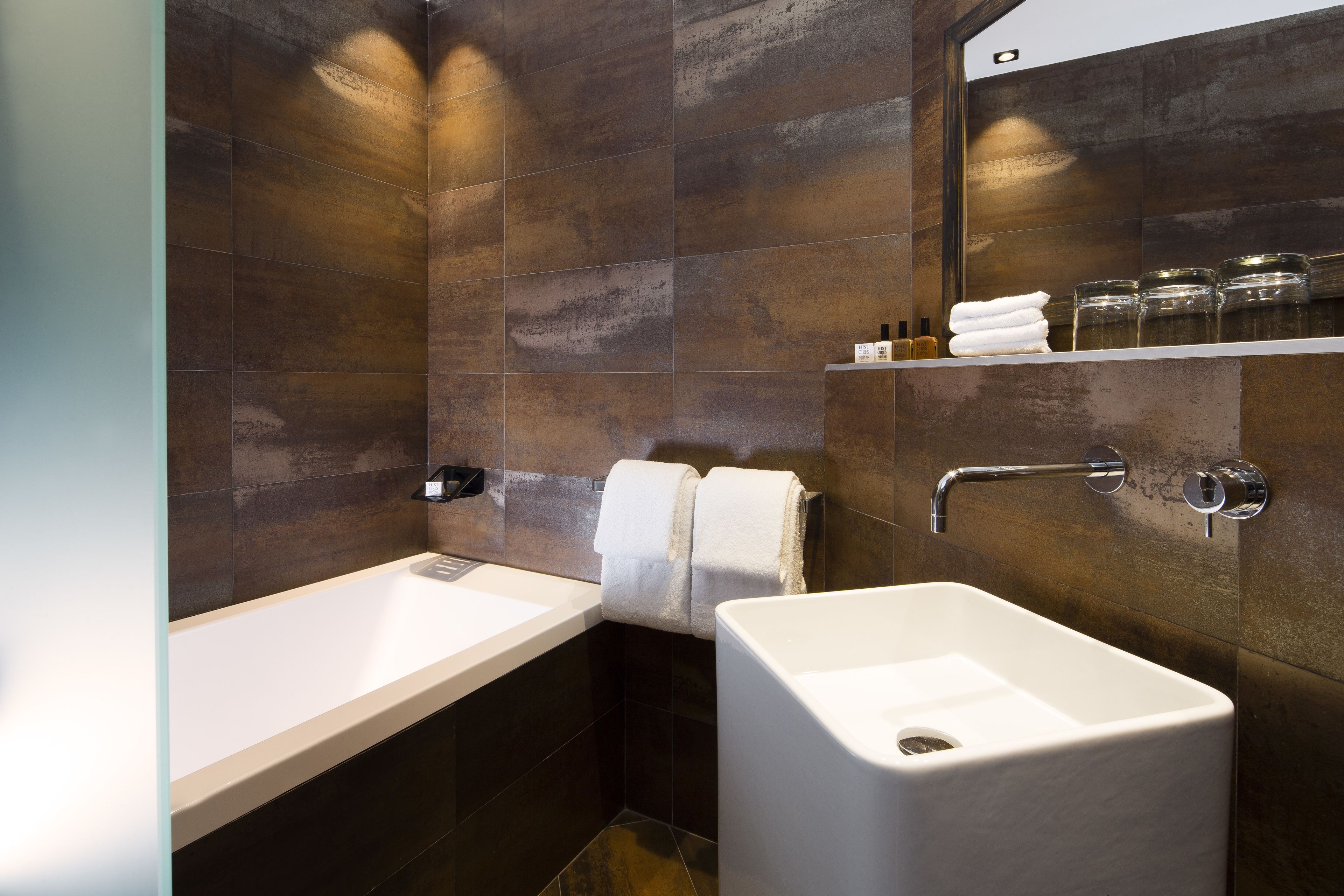 deluxe triple room | bathroom | free toiletries, hair dryer, towels, shampoo