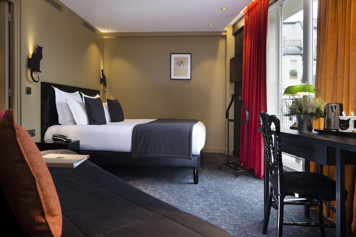 Superior Double or Twin Room | In-room safe, desk, soundproofing, iron/ironing board