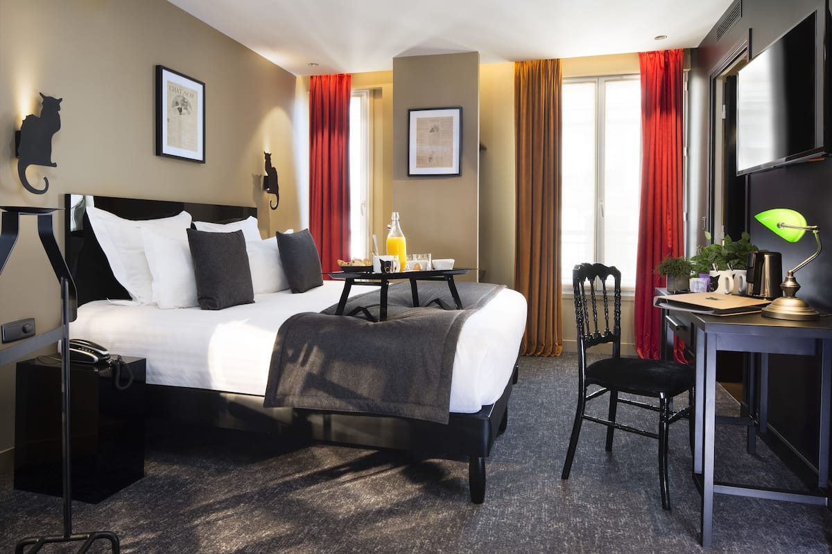 In-room safe, desk, soundproofing, iron/ironing board
