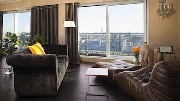 Suite (Prestige) | Zona de estar | Una televisión LCD