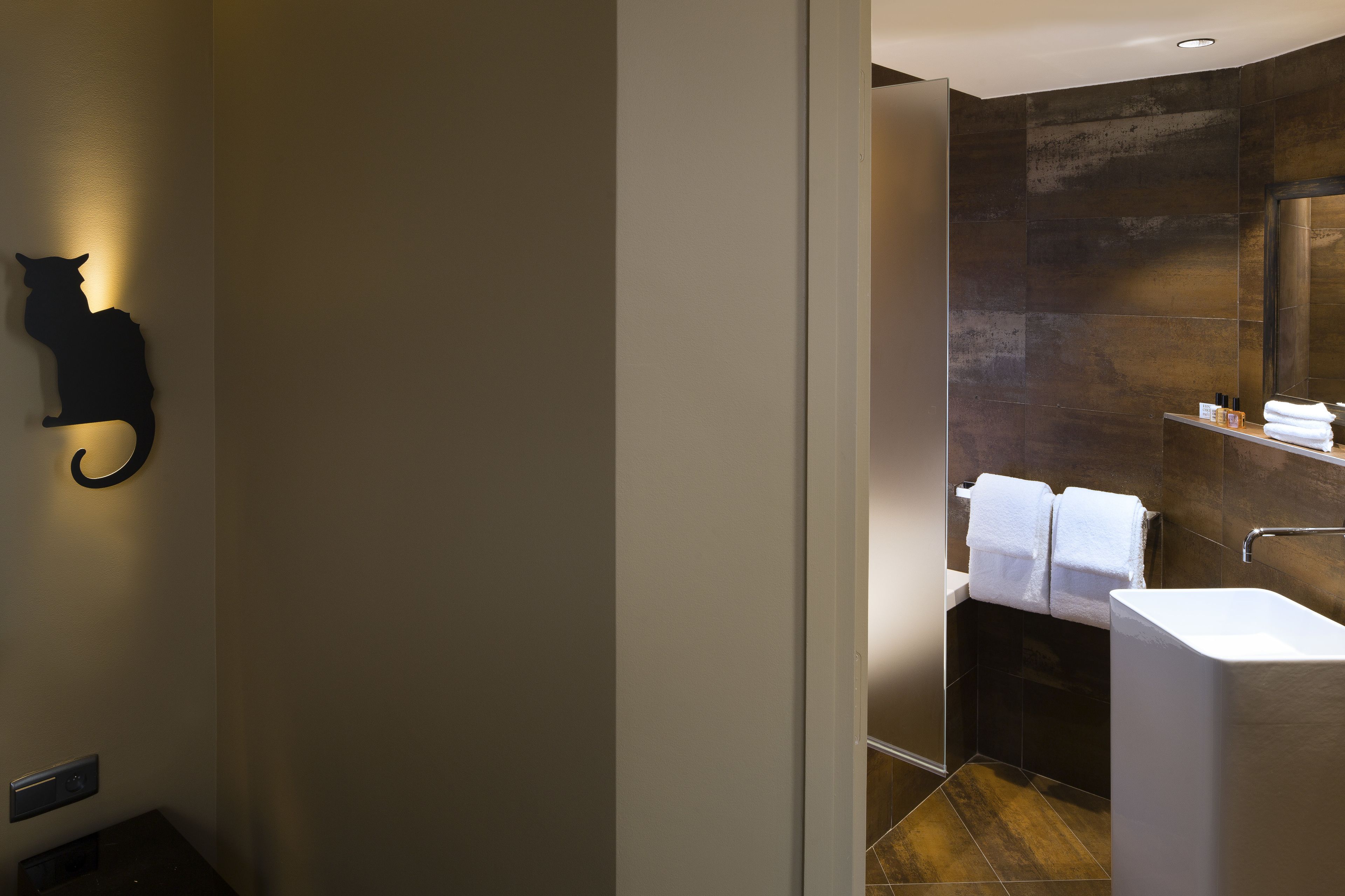 Photo - Hotel Le Chat Noir