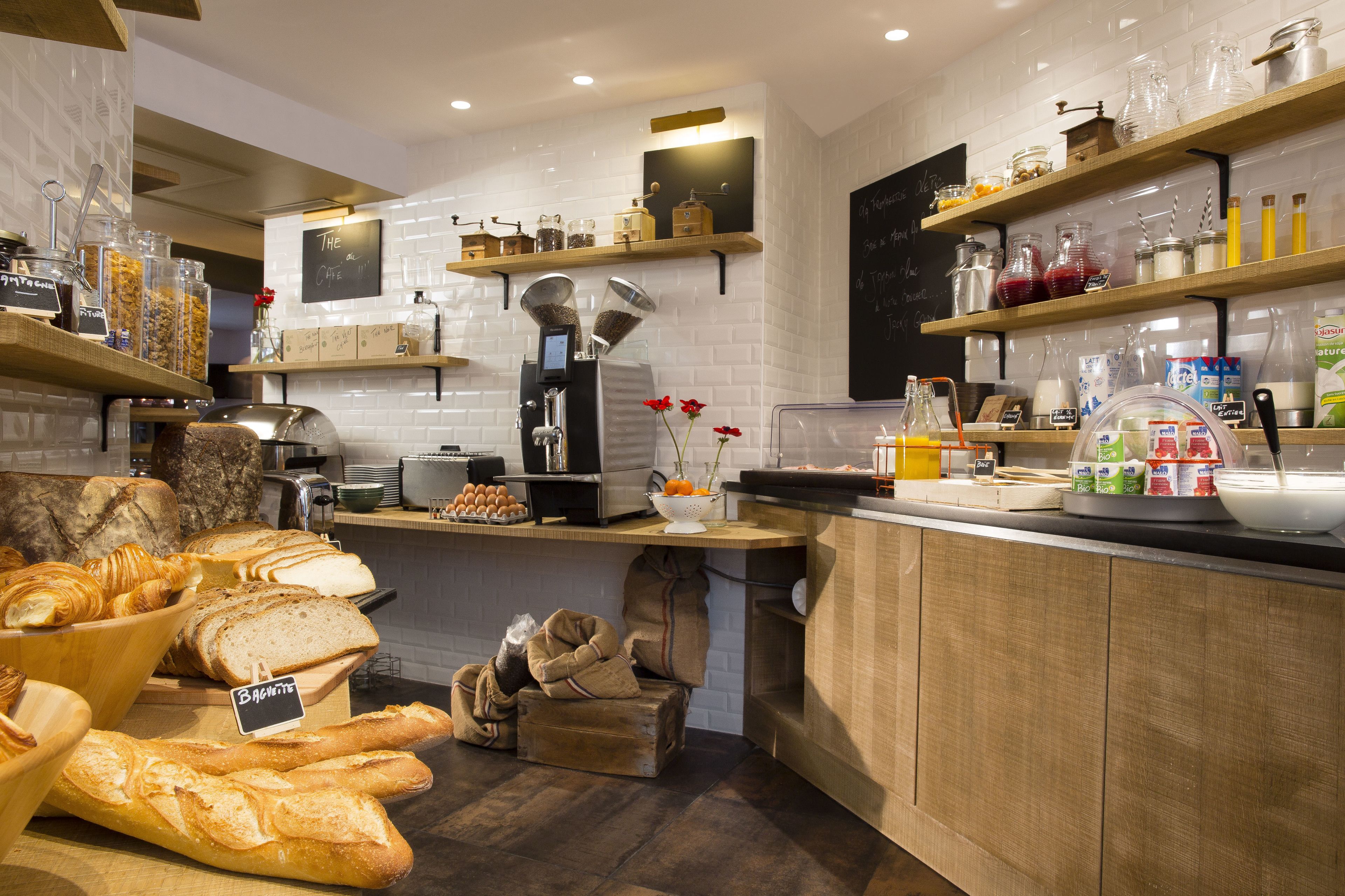 Café da manhã continental todos os dias mediante uma taxa