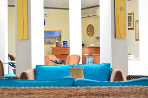 Sala de estar en el lobby