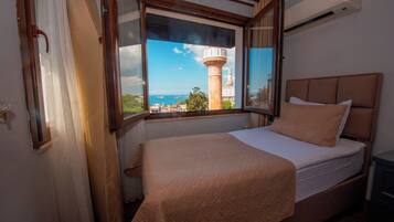 Ropa de cama de alta calidad y minibar