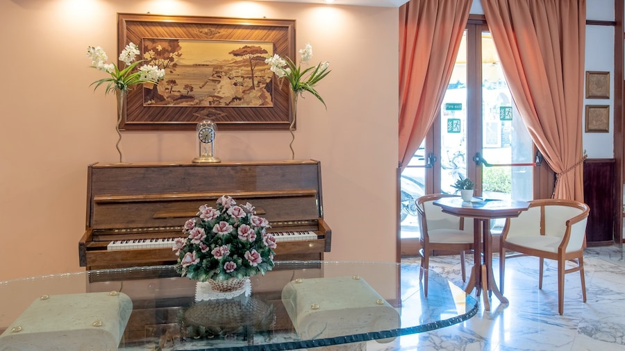 Hotel Ascot