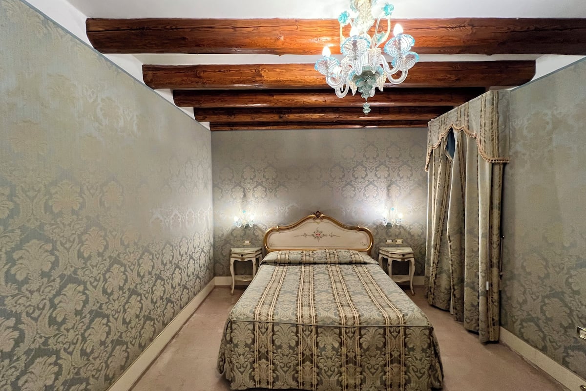 Premium bedding, down comforters, pillowtop beds, in-room safe
