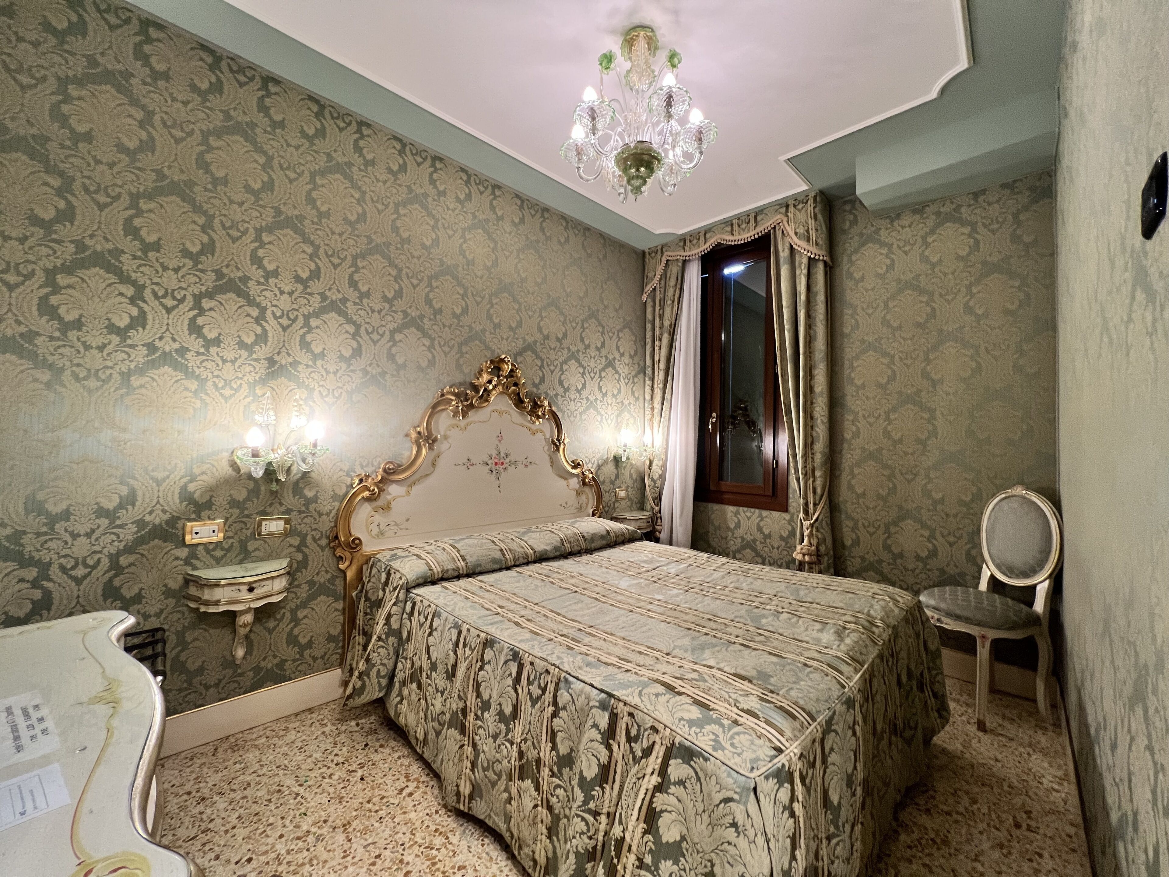 basic double room | premium bedding, down duvets, pillow-top beds, in-room safe