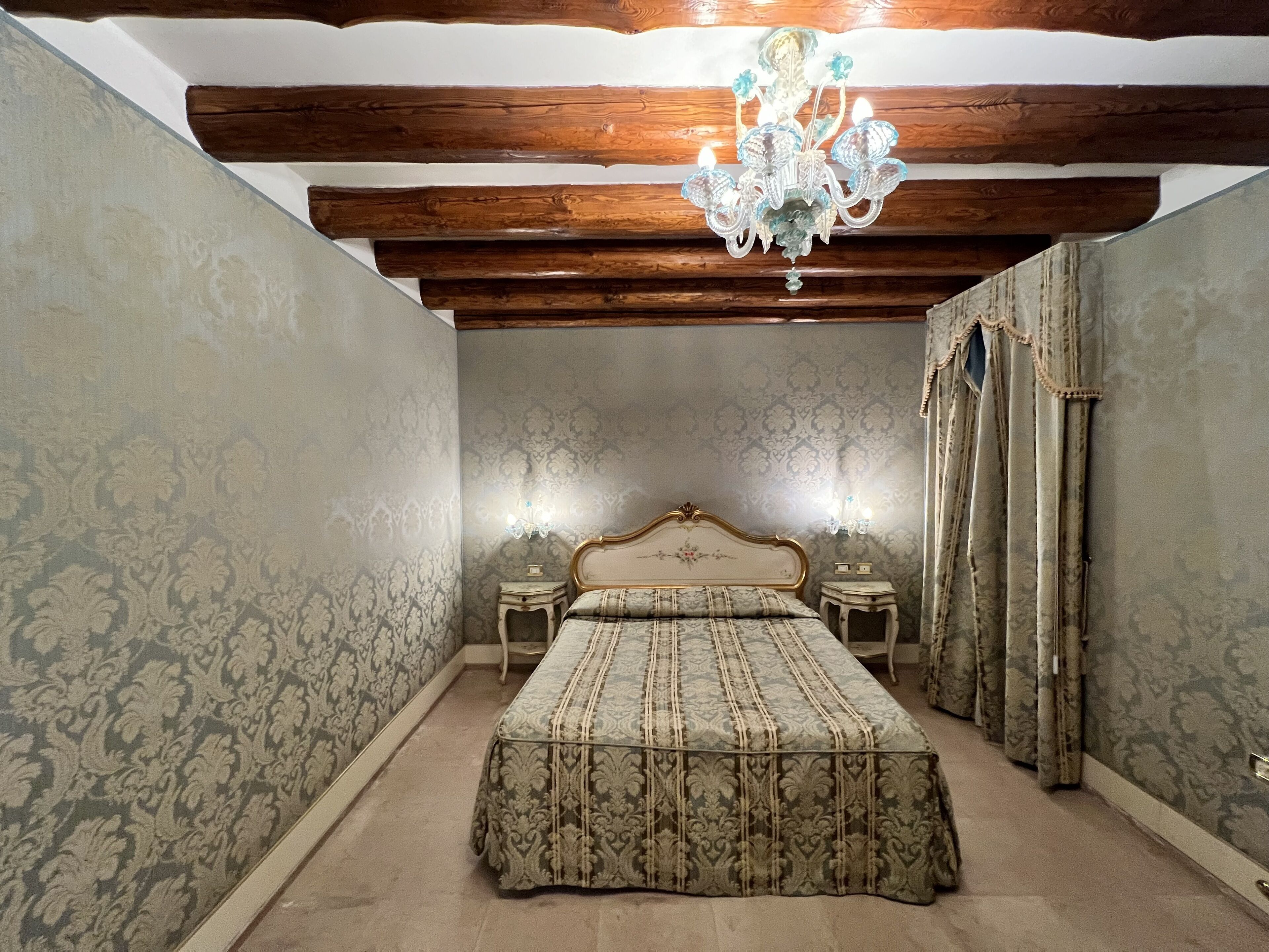 basic double room | premium bedding, down duvets, pillow-top beds, in-room safe