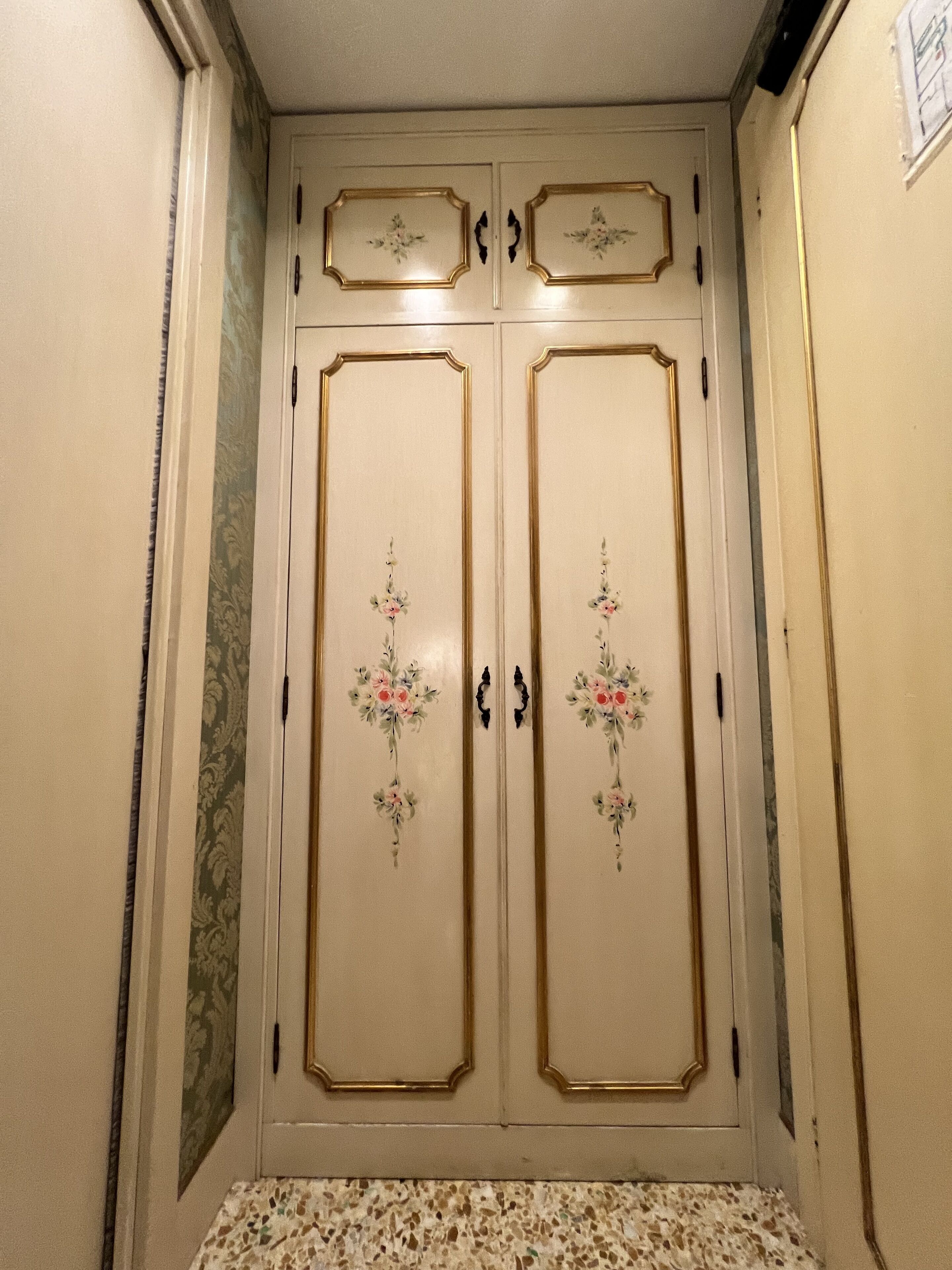 basic double room | premium bedding, down duvets, pillow-top beds, in-room safe