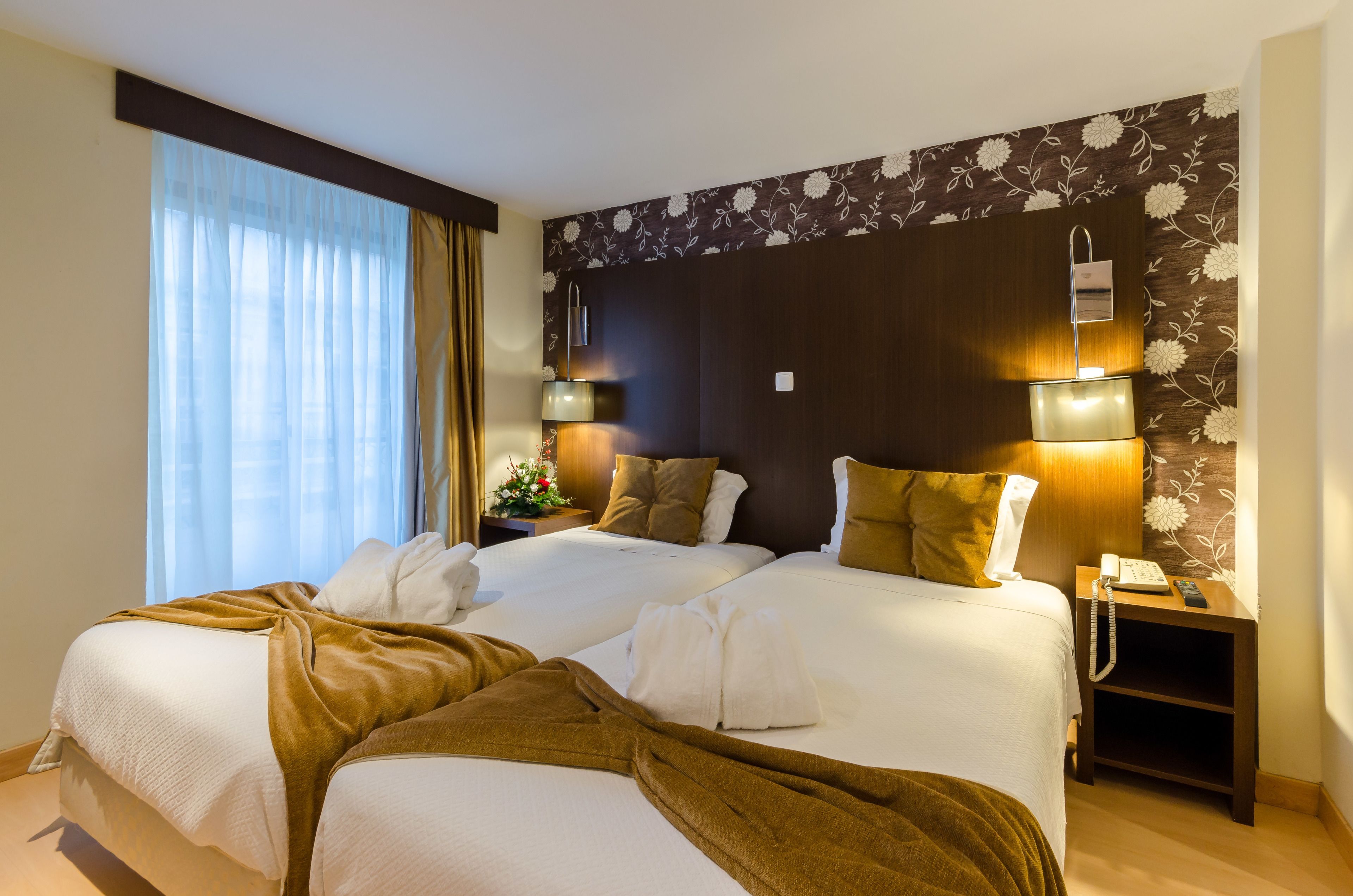 In-room safe, desk, soundproofing, iron/ironing board