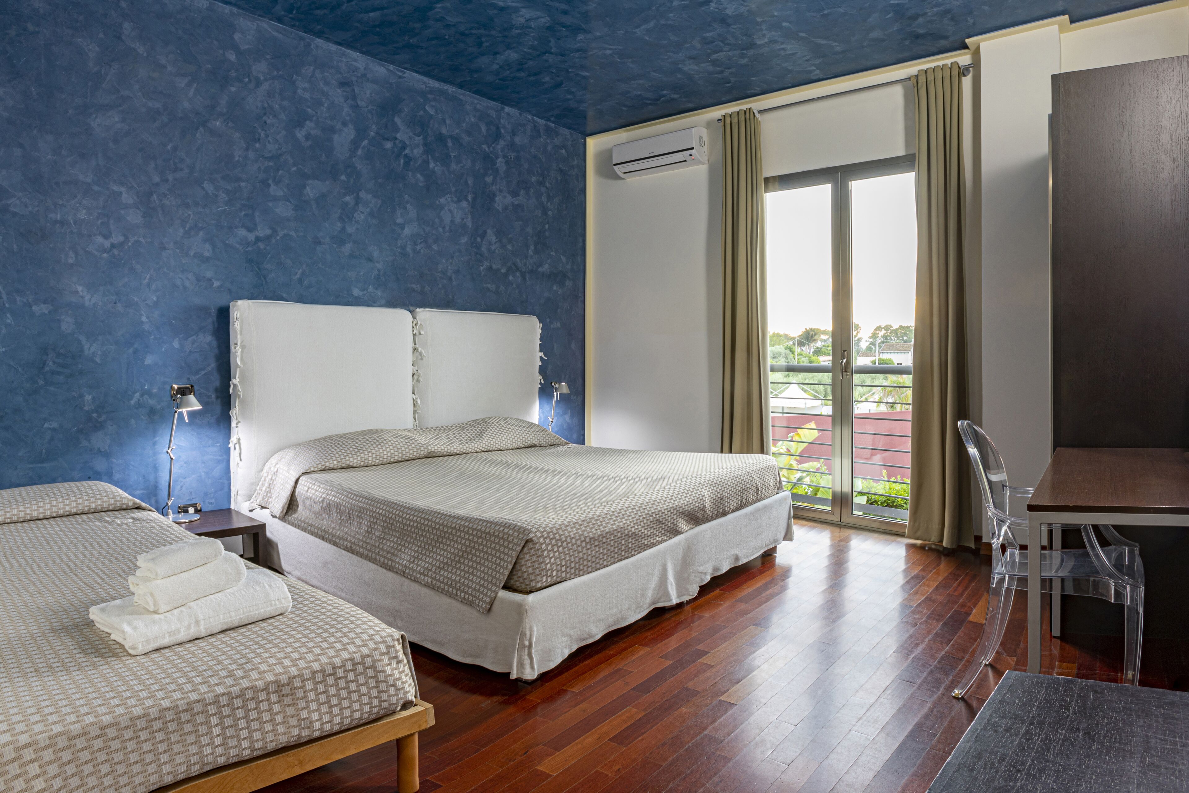 family room | 1 bedroom, frette italian sheets, select comfort beds, minibar