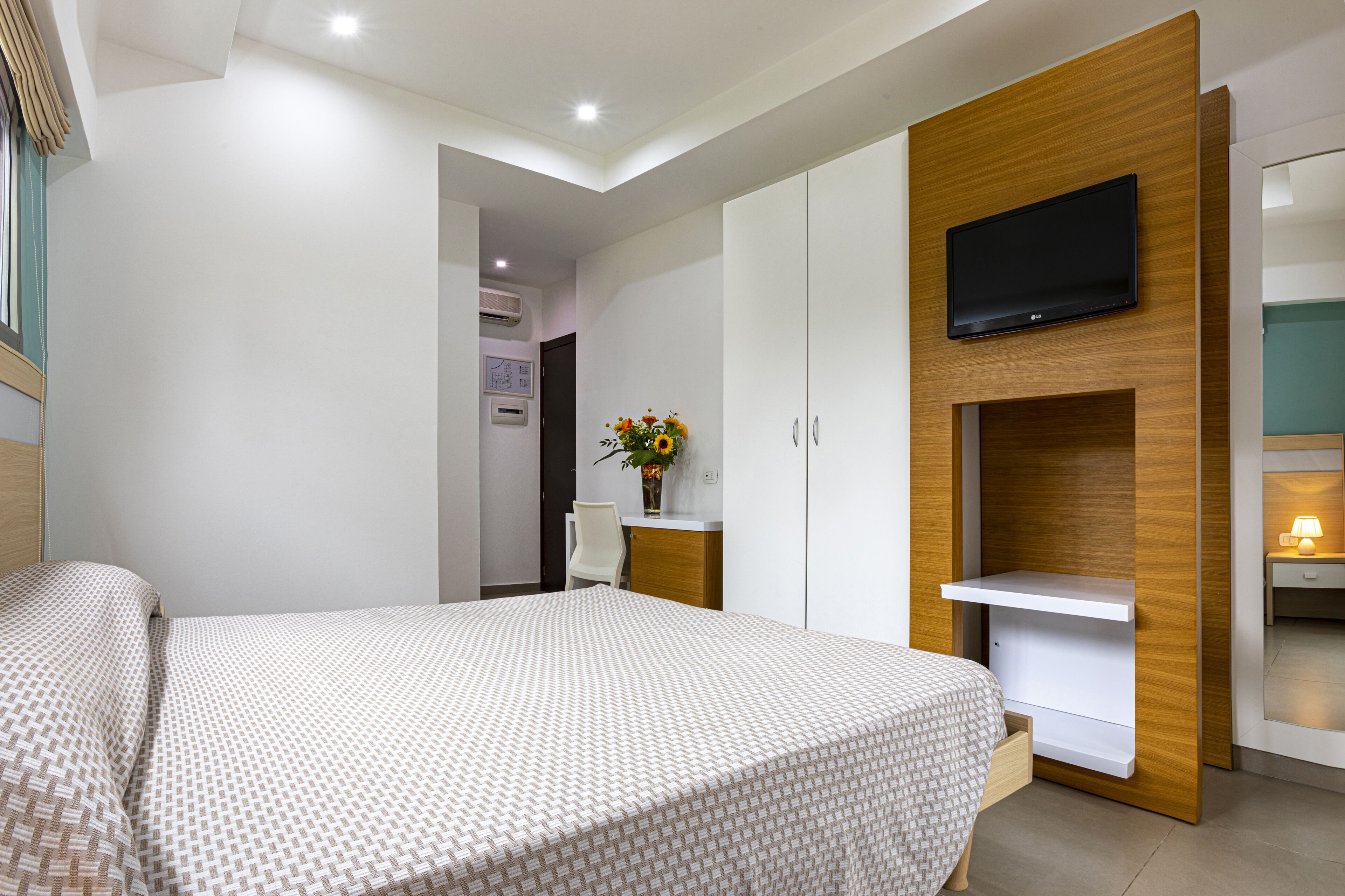 double room | 1 bedroom, frette italian sheets, select comfort beds, minibar