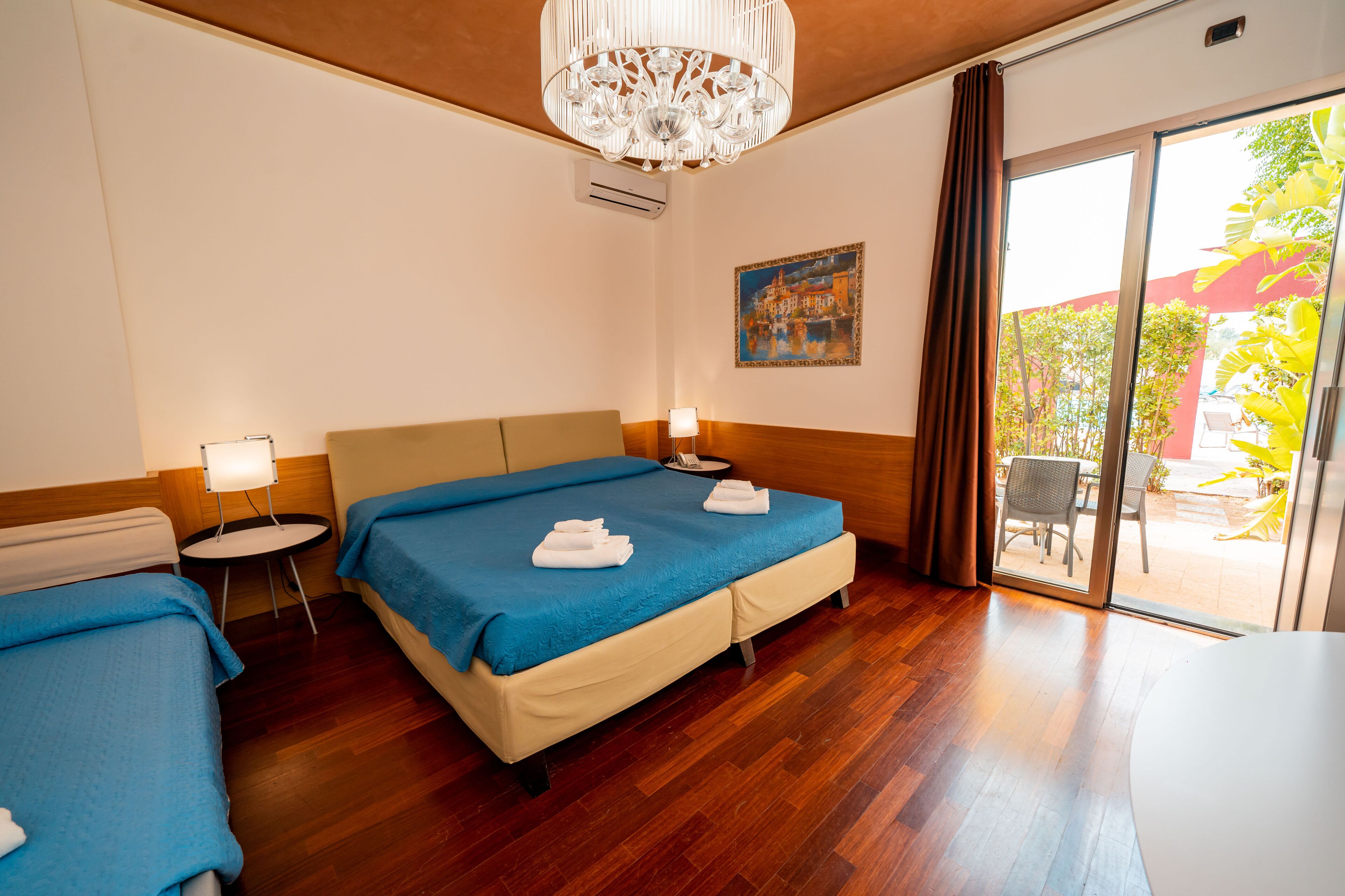 family room | 1 bedroom, frette italian sheets, select comfort beds, minibar