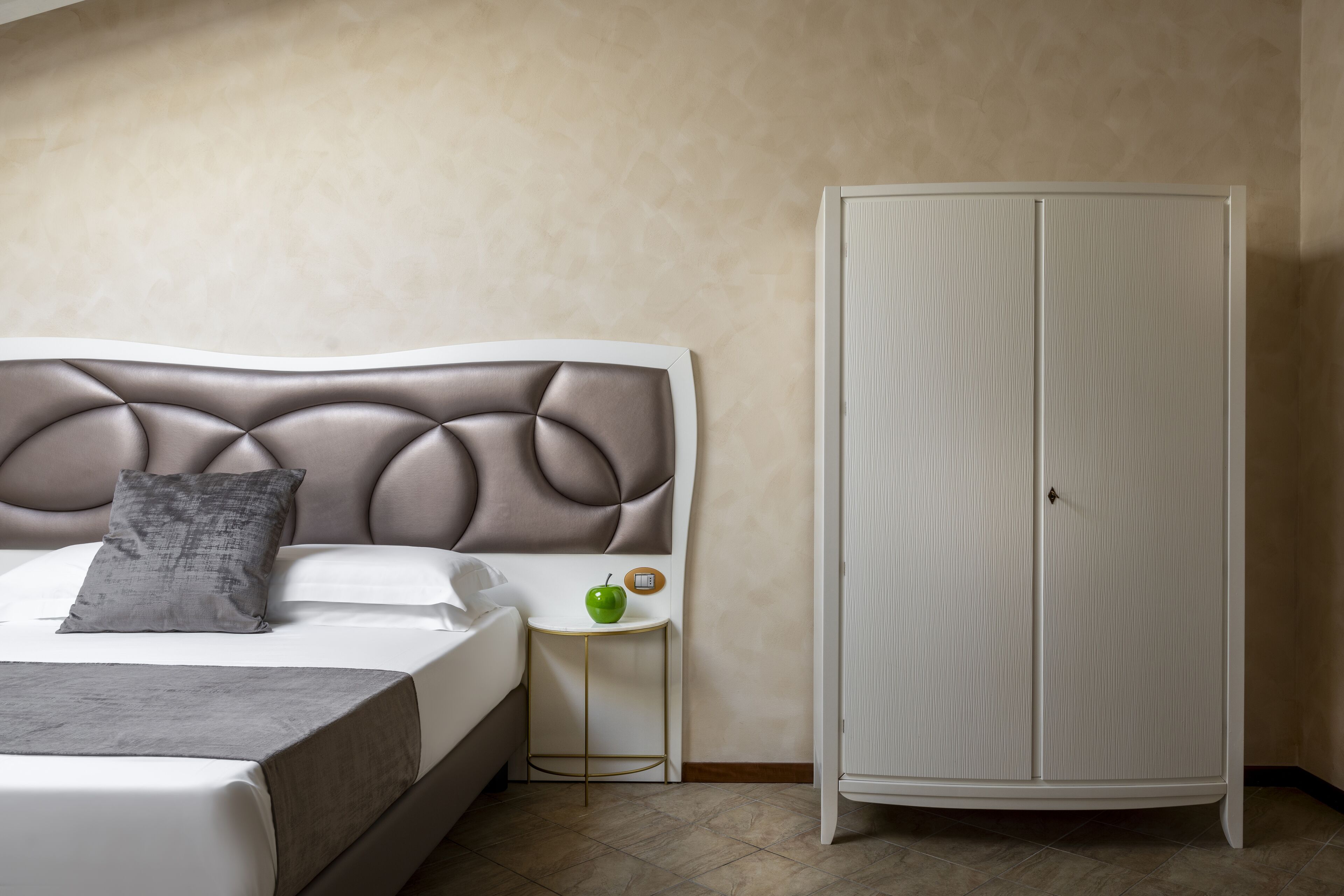 minibar, in-room safe, desk, laptop workspace