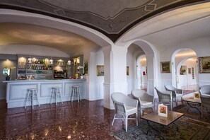 Bar (on property) - Hotel Beau Rivage (Baveno)