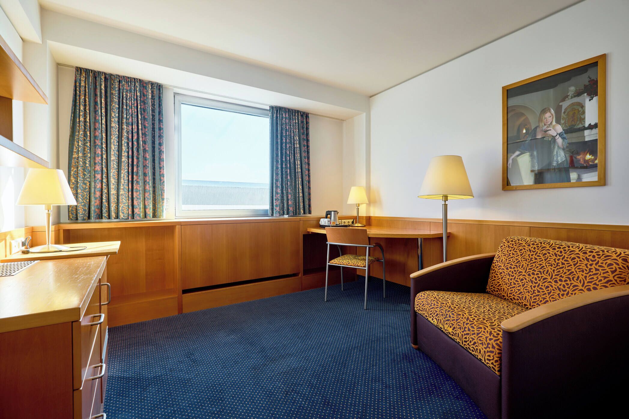 junior suite | 1 bedroom, premium bedding, minibar, in-room safe