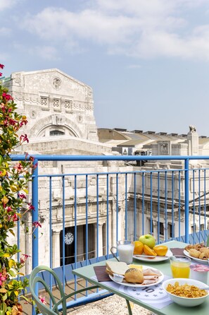 الإطلالة من المنشأة