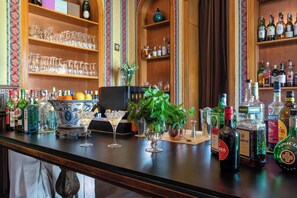Bar (on property) - Excelsior Palace Hotel (Taormina)