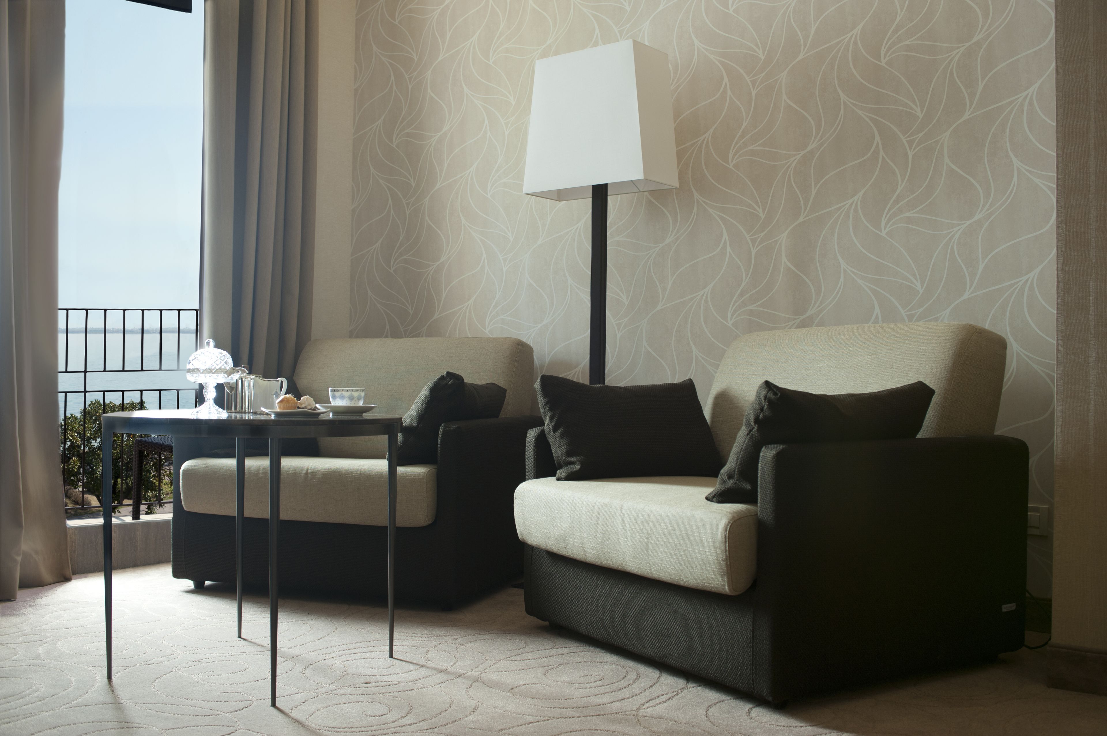 junior suite | living area | tv