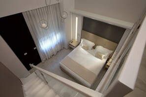 Deluxe Duplex | Premium bedding, down duvets, minibar, in-room safe - Montespina Park Hotel (Naples)