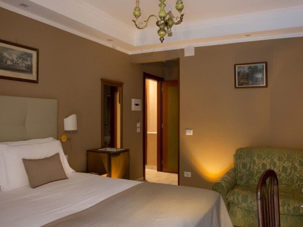 Premium bedding, down duvets, minibar, in-room safe