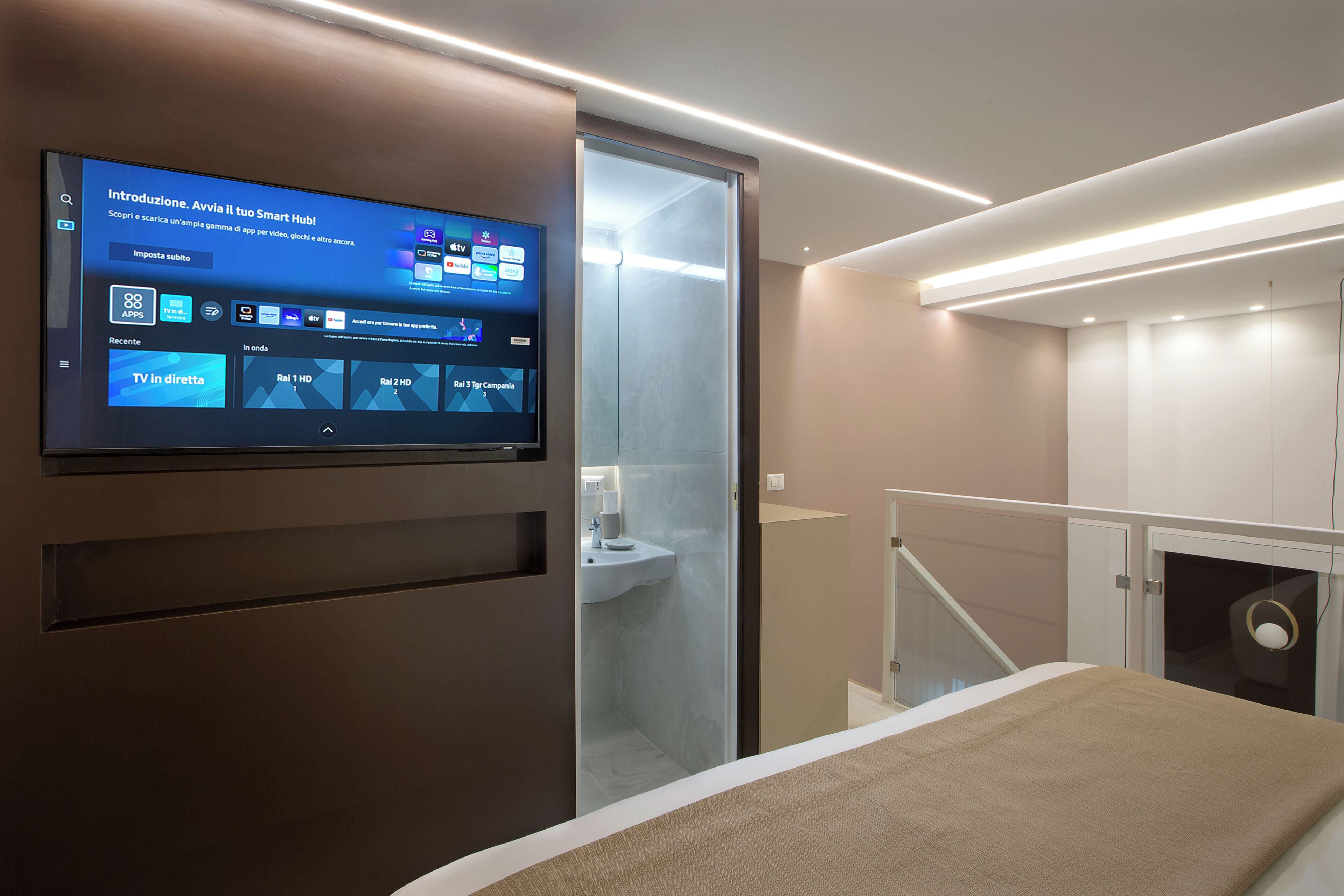 deluxe duplex | 2 bedrooms, premium bedding, down duvets, minibar