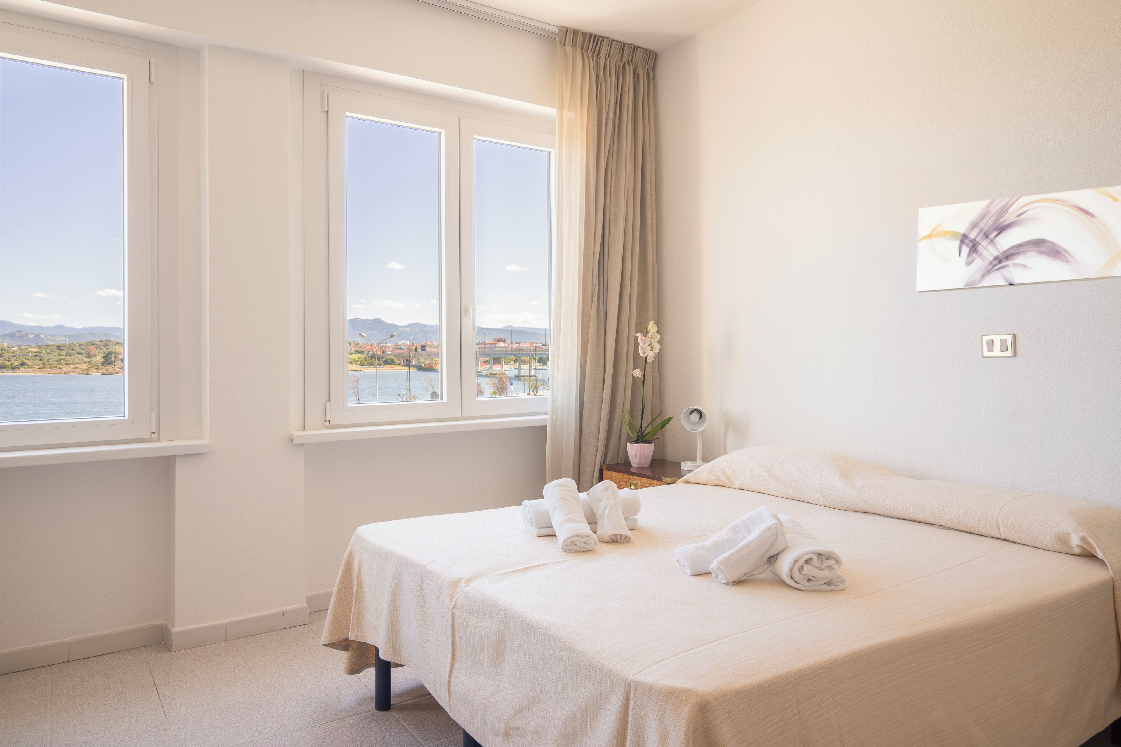 double or twin room | minibar, free wifi, bed sheets