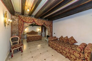 Suite, Annex Building