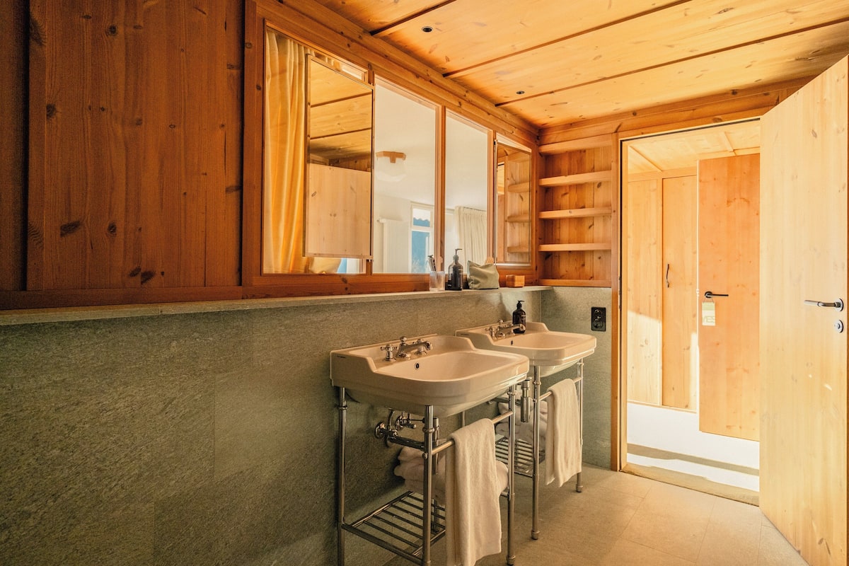 Suite, Garden View