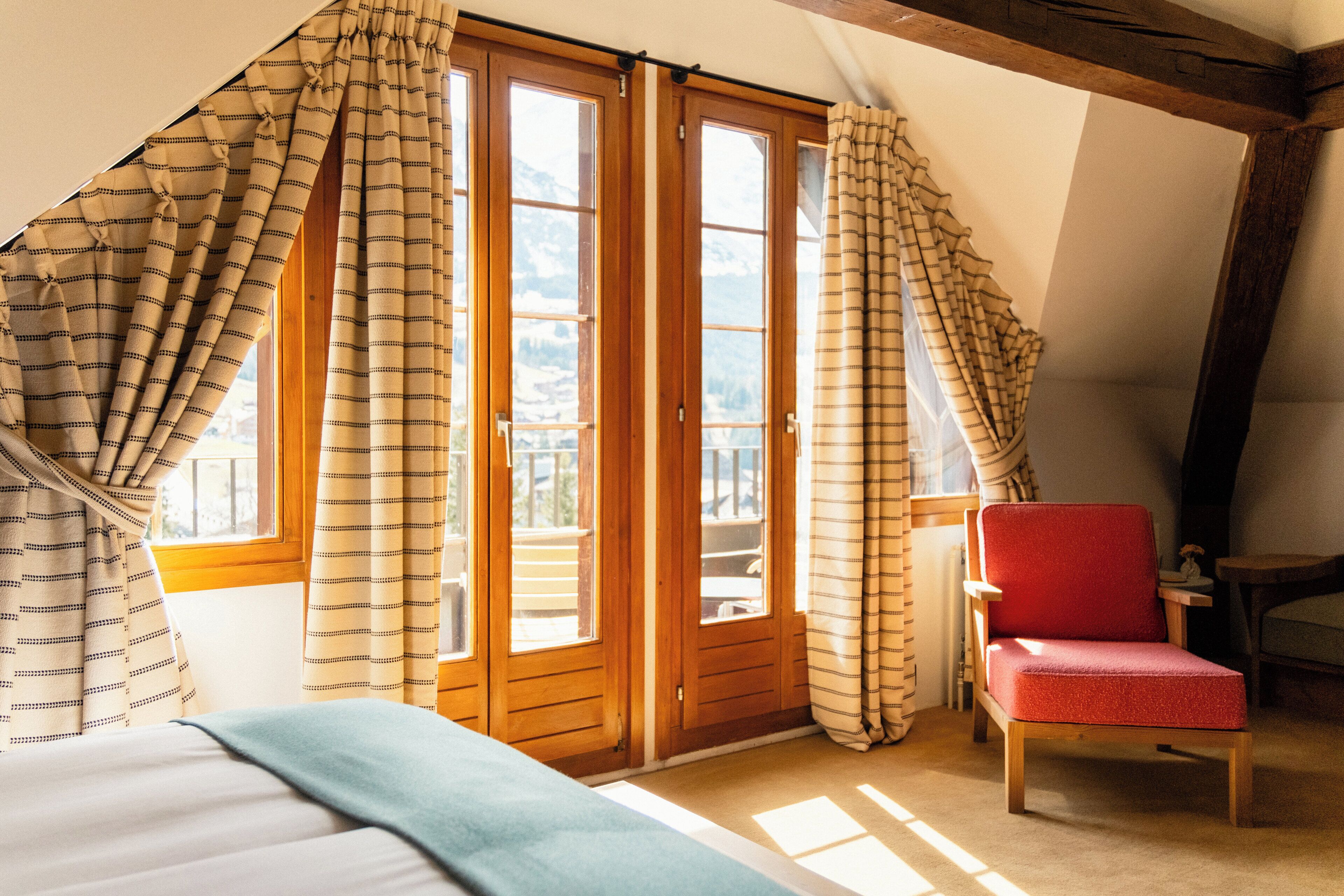 junior suite (attic, family, jungfrau view) | premium bedding, pillow-top beds, minibar, in-room safe