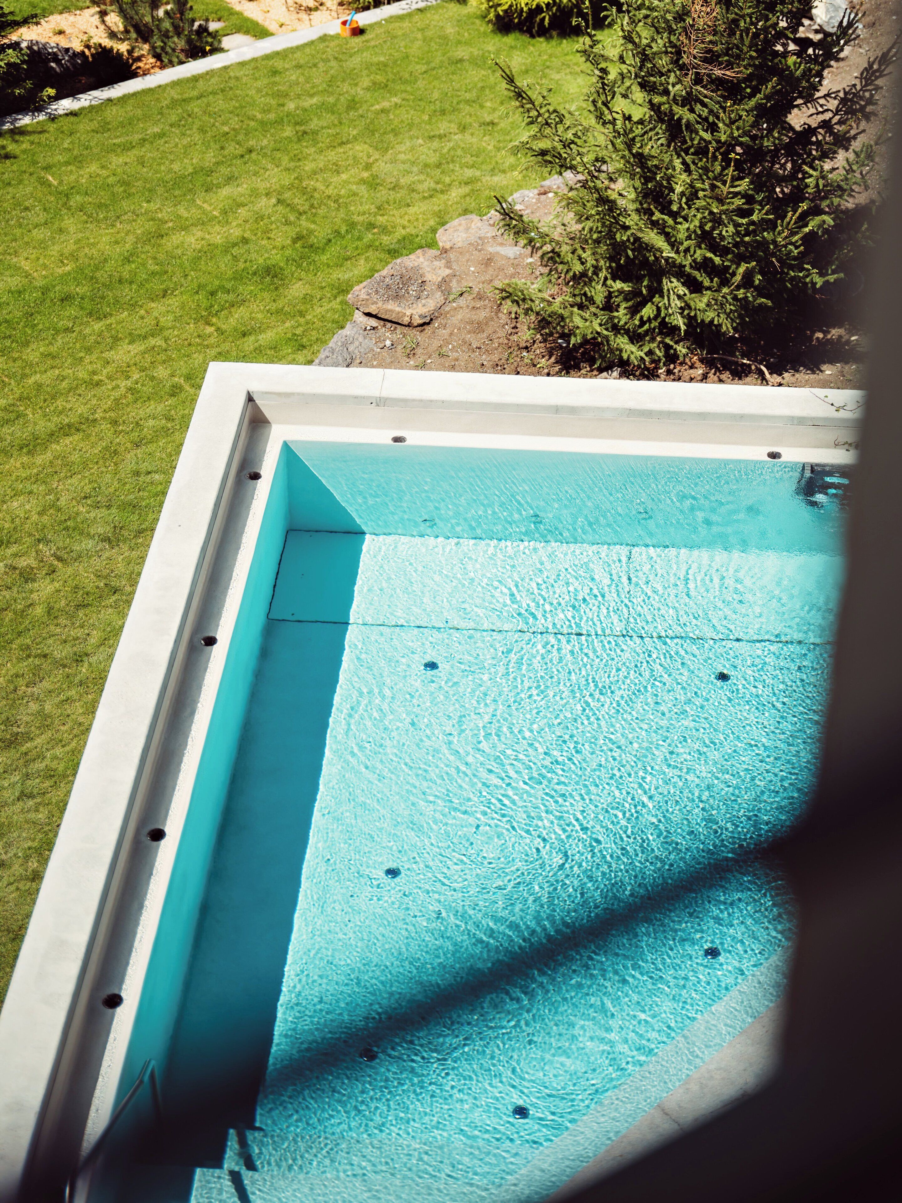 couples treatment room(s), deep-tissue massages, sports massages