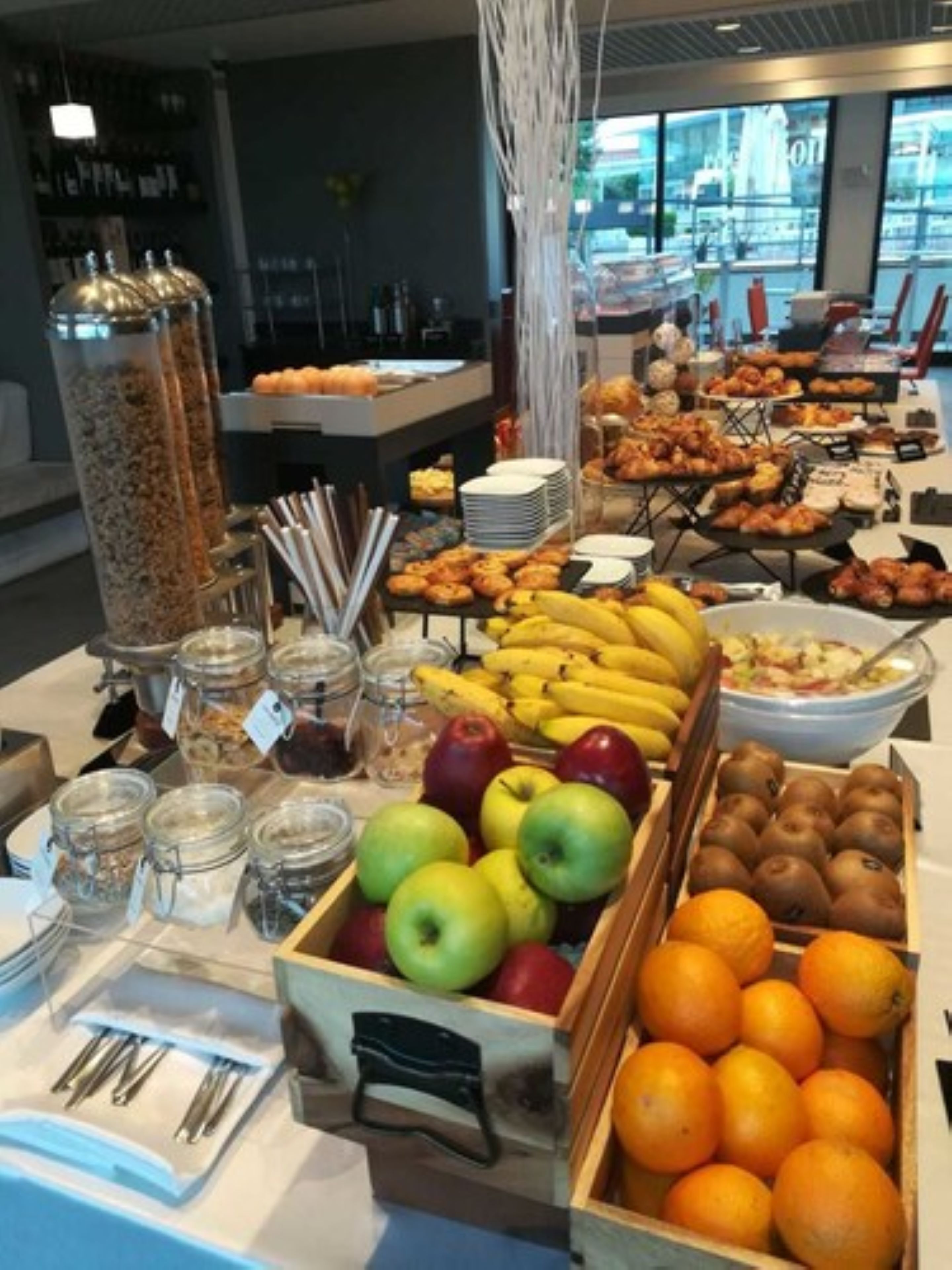 Daily buffet breakfast (EUR 18 per person)