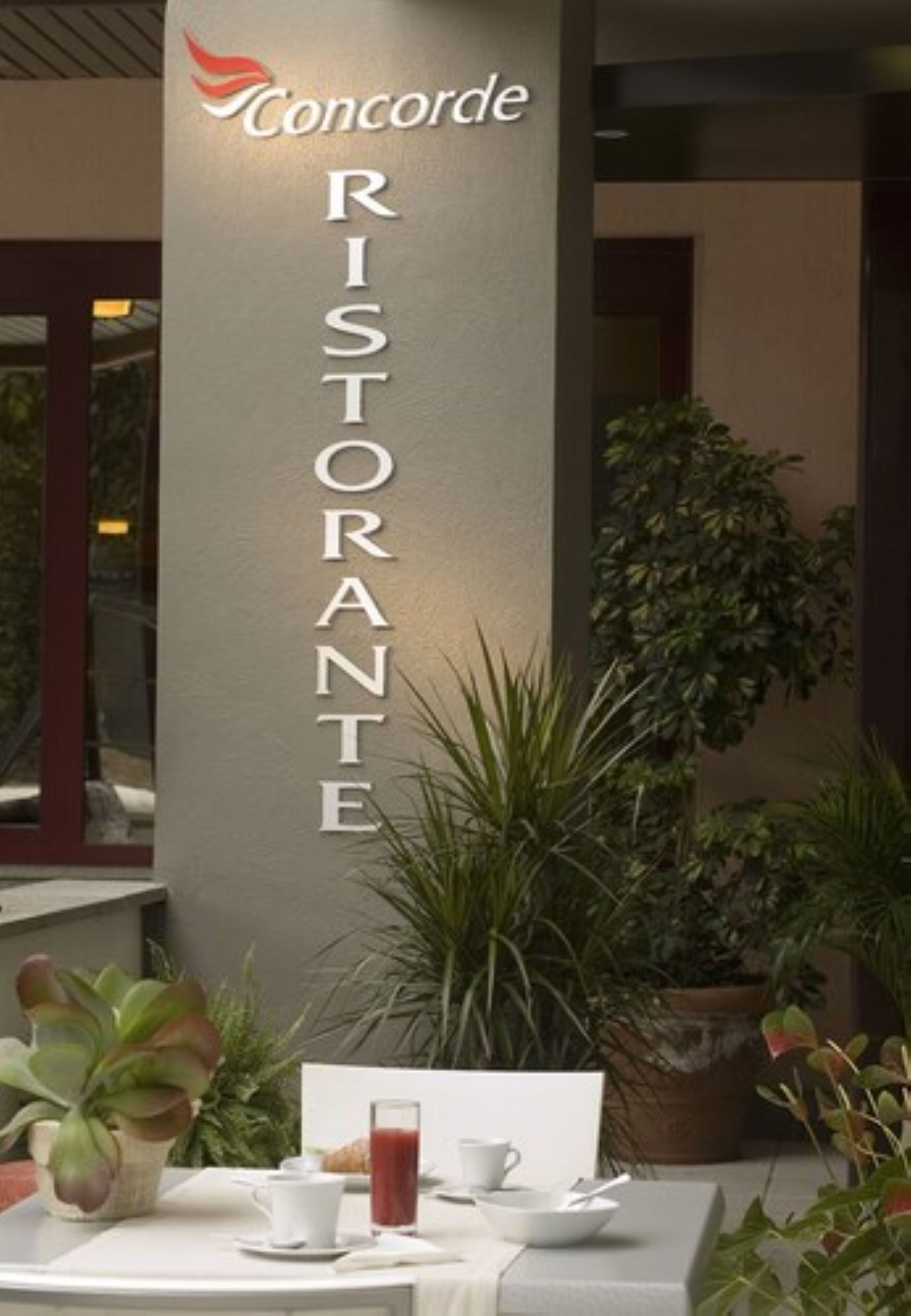 breakfast, lunch, dinner served; al fresco dining